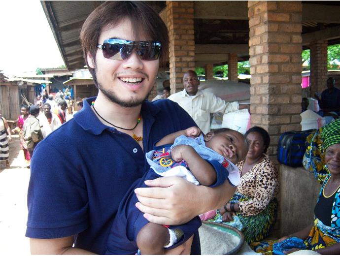 一個過動症男孩拚上資訊工程師，勇闖非洲用電腦改變世界