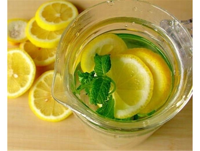 明星推薦的檸檬水，真有減肥療效嗎？