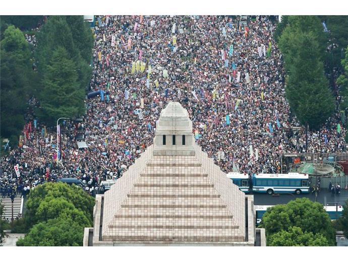 百萬群眾上街，反新保安法